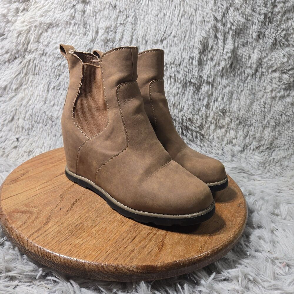 Universal Thread Chelsea Ankle Bootie Brown Boots Womens 9 Amalia Hidden Wedge